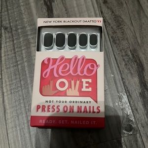 Hello love press on nails